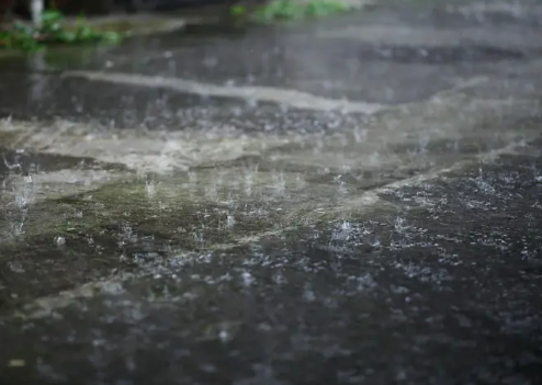 下雨天最火的一句